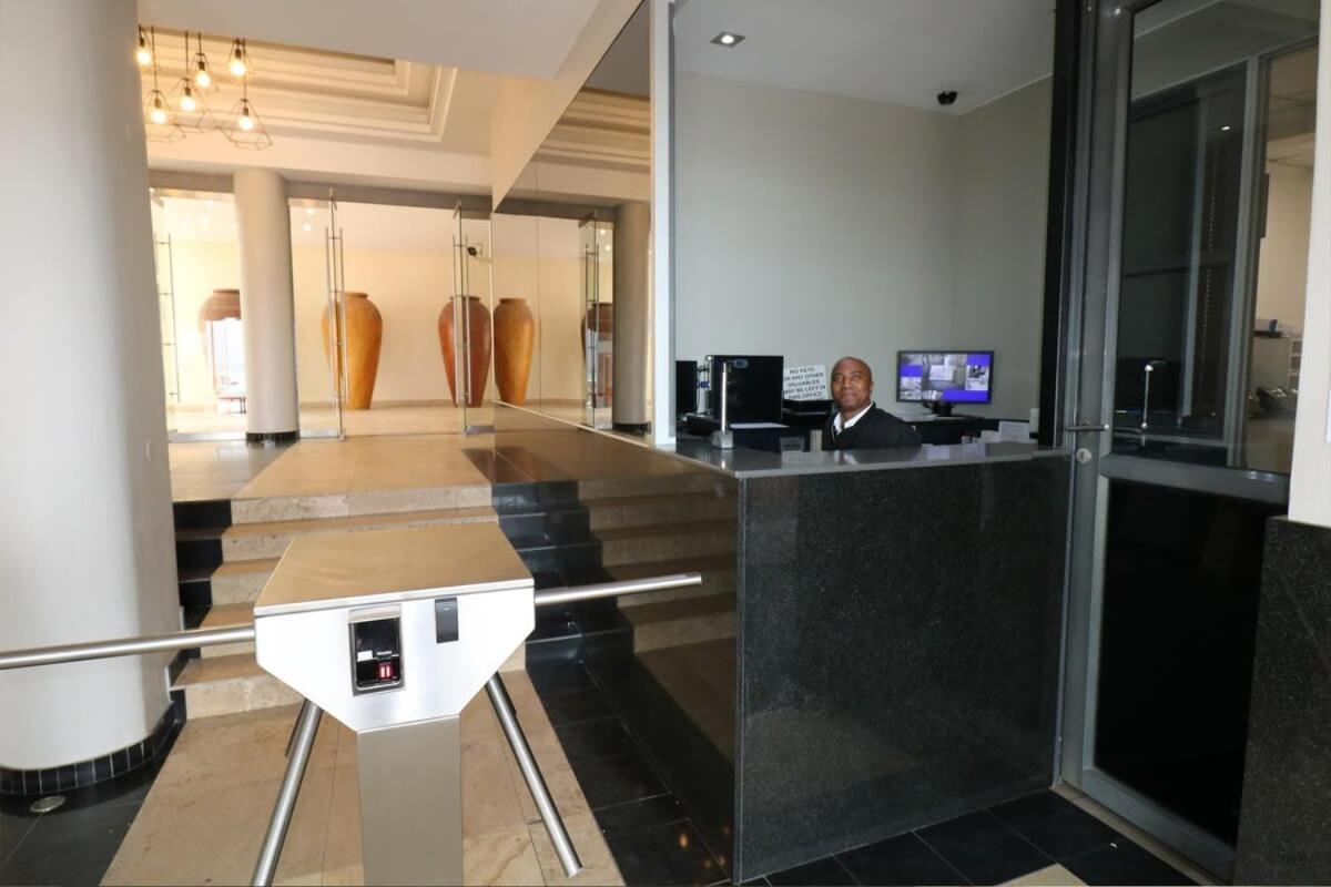 Surfers Penthouse Apartment Muizenberg Exterior photo